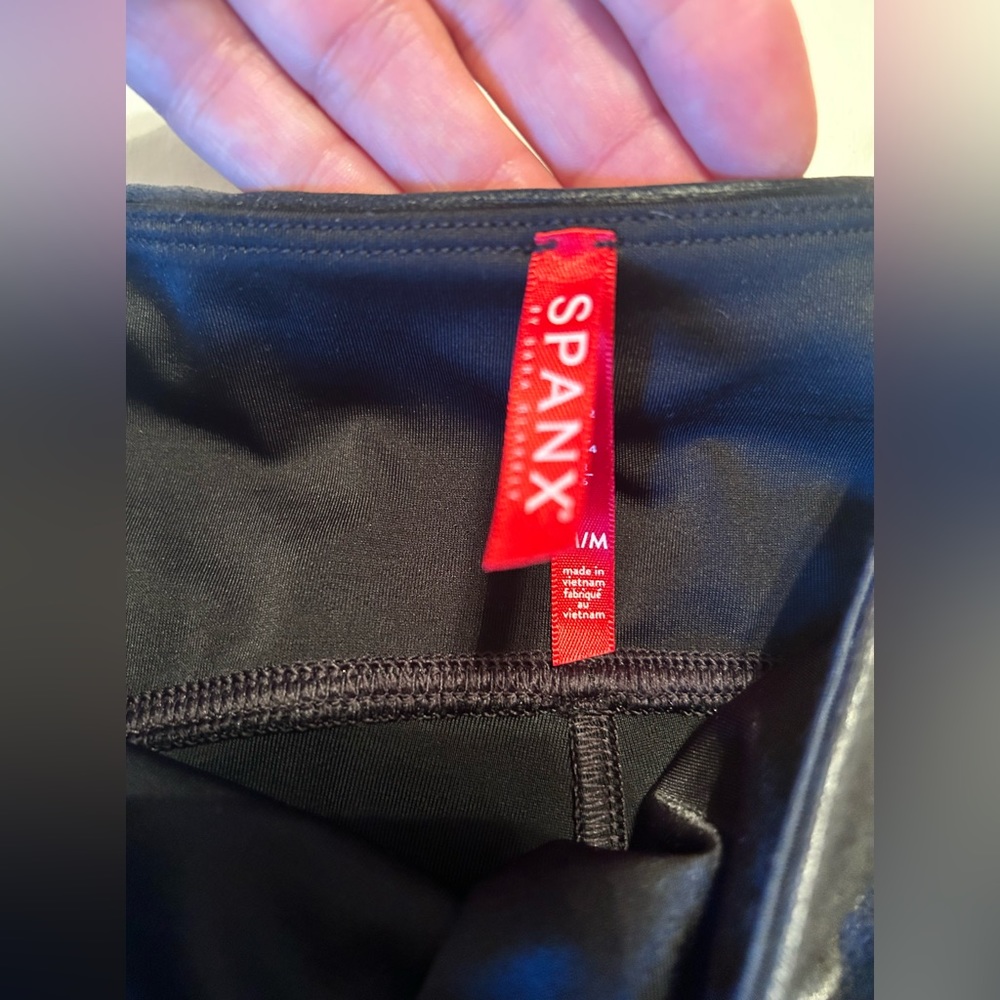 NWOT- SPANX - Women's Faux Leather leggings- never worn